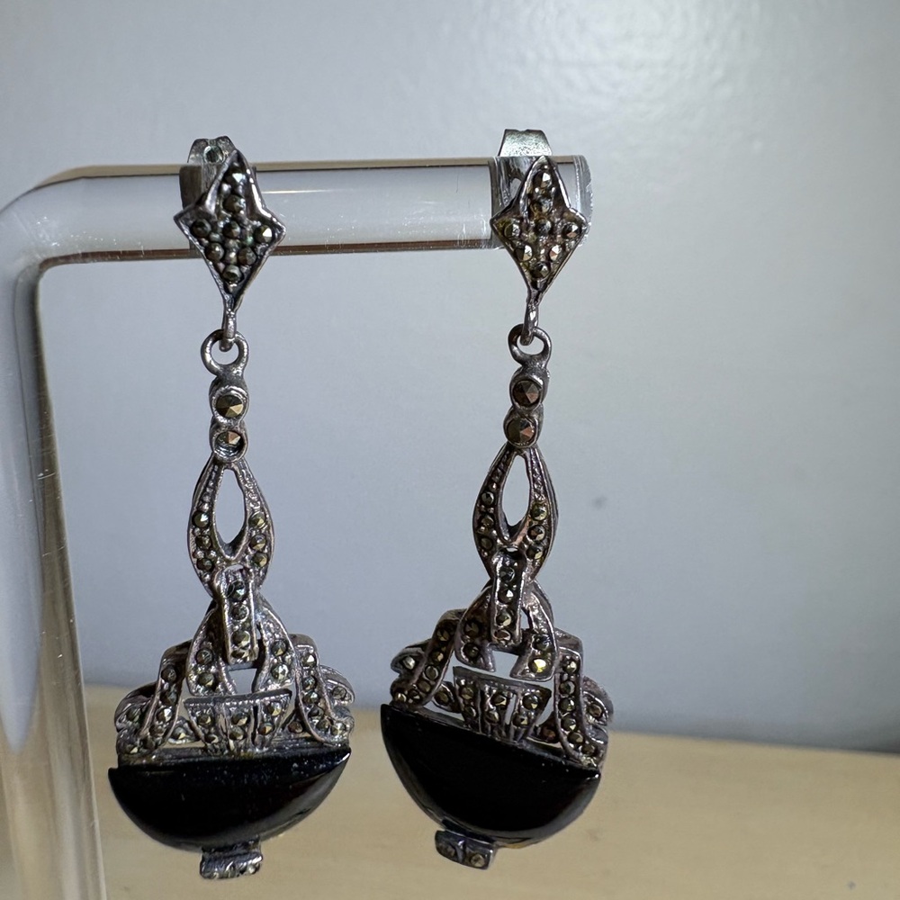 Vintage-Inspired Silver and Black Drop Earrings
